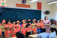 Trường mầm non Đỗ Động tổ chức cho trẻ 5 tuổi thăm quan trường Tiểu học Đỗ Động